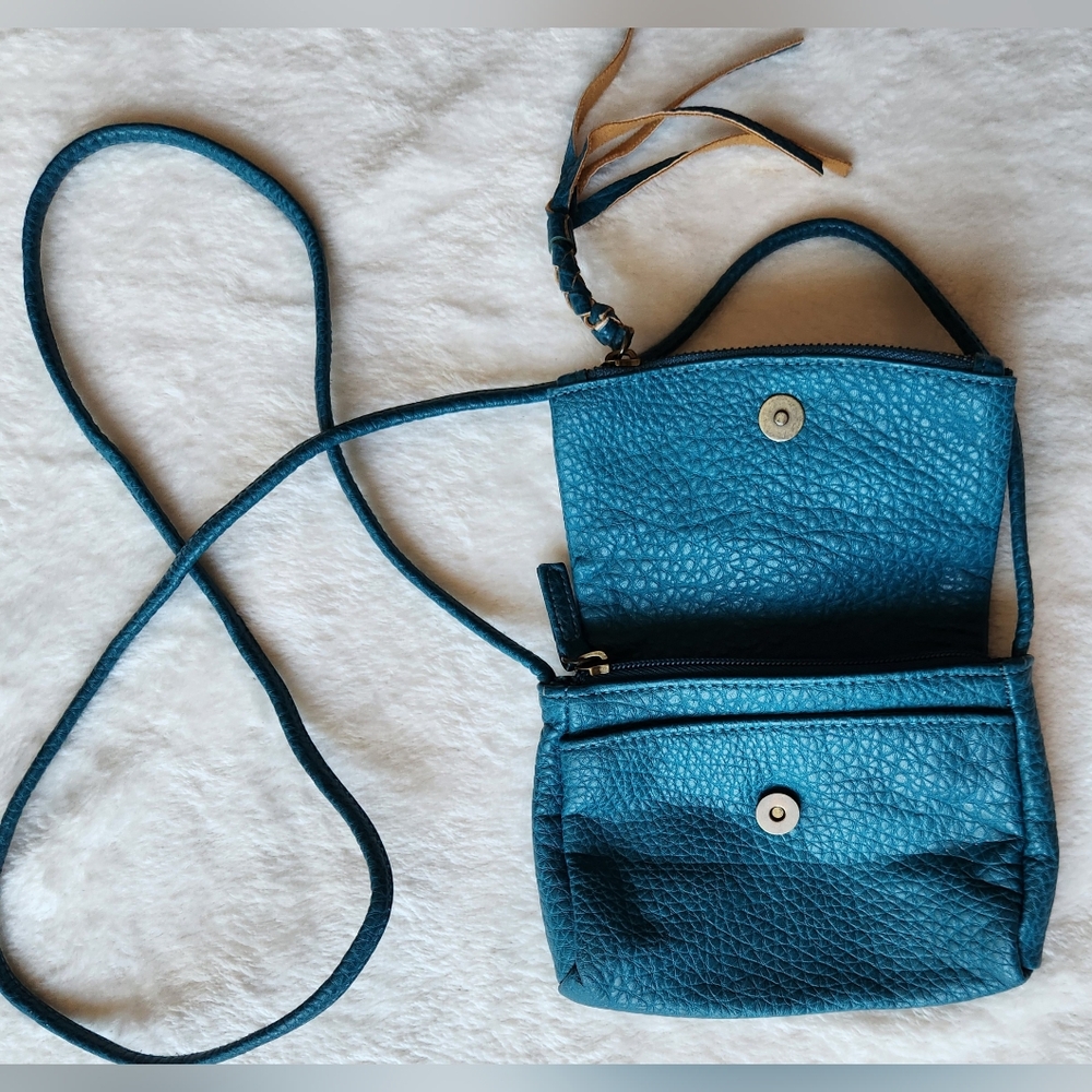 Mossimo Supply Co Blue Crossbody Bag with Textured Finish - Picture 3 of 11
